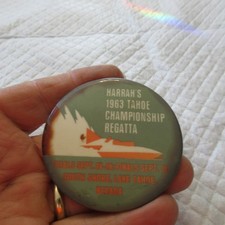 VINTAGE ORIGINAL HARRAH'S 1963 TAHOE CHAMPIONSHIP REGATTA  BOAT RACES PINBACK picture