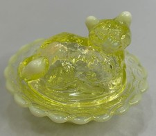 Vintage Mosser Cat On Nest Rare Vaseline Opalescent Color UV Glow - Covered Salt picture