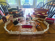 Dept 56 Snow Village Bucks County Horse Barn, house Illuminated Set w/ Figures picture