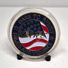 D.A.R.E. Dare to Resist Drugs & Violence School Police Parents Challenge Coin picture