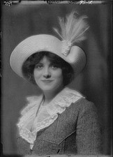 Photo:Ruth Chatterton 1910s Portrait Photograph Woman Hat Feather picture