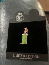 DISNEY SHOPPING JESSICA CHRISTMAS PRESENT PIN 2008 LE 250 RARE picture