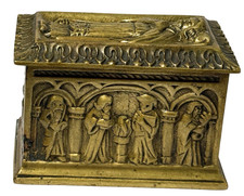 ANTIQUE BRONZE REPOUSSÉ RELIEF MEDIEVAL FIGURES HINGED CASKET - BOX picture