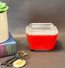 Vintage Red Pyrex 501-B Small Rectangular Refrigerator Dish With Clear Glass Lid picture