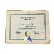 Detroit Free Press Newspaper Boy Award 1970/80s? Paper Lee Hills Michigan FLAWS picture