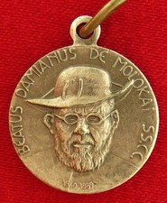 Vintage FATHER DAMIEN Medal BLESSED SAINT SERVANT HUMANITY 1994 MOLOKAI Leprosy picture