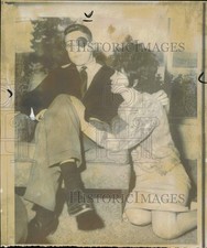 1966 Press Photo Dr. Robert Boehme and Mary Boehme in Port Orchard, Washington picture