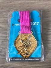 PIN Light Medal Medal RUN 5k 2017 BATB Beauty Disney Disneyland Paris DLP picture