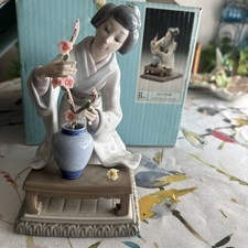 Lladro 4840 Japanese Flower Arranger Geisha Girl Porcelain Figurine Original Box picture