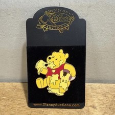 Disney Auctions Winnie The Pooh Honey Hand Pin LE 500 Vintage On Card JH picture