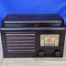 Trav-Ler Model 5000 Superheterodyne 5 Tube Radio 105-125V AC/DC 25W picture