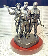 OFFICIAL VIETNAM VETERANS MEMORIAL FRANKLIN MINT SCULPTURE/*THREE SERVICEMEN* picture