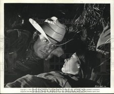 1972 Press Photo Actor Cliff Robertson co stars with Christina Ferrare picture