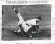 1960 Press Photo Baltimore,Indians Johnny Temple vs Marv Breeding Oriole picture