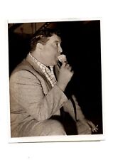 JACKIE GLEASON LICKS AN ICE CREAM CONE NEW YORK 1954 VTG ORIG Press Photo Y27 picture
