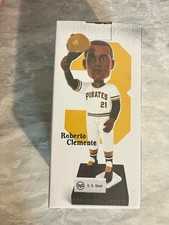 PITTSBURGH PIRATES ROBERTO CLEMENTE SGA BOBBLEHEAD 9/15/26 picture