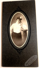 ST. LOUIS MO., GOLDSMITH STUDIO 1012 OLIVE, VINTAGE CABINET CARD, YOUNG WOMAN picture
