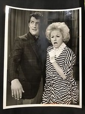 1966 Phyllis Diller & Deam Martin Cleveland Press Photo picture
