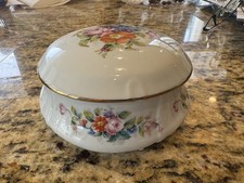 Vintage Porcelanas Ibis Aveiro Portugal Porcelain Flower Trinket Box Preowned picture