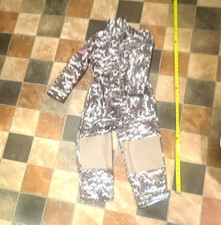 U.S. Army Digital Camouflage Uniform Set w/ Patches US Flag Militaria picture