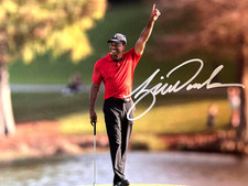 TIGER WOODS Signed 8x10