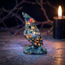 Yooperlite Raven Carving 5cm UV Glow Flame Stone Crow Crystal Figurine picture