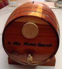 Vintage 1970,s Pocono Summit Honeymoon Resort Souvenir Cedar Barrel Bank. picture