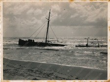 1934 LIDO DI LATINA shipwrecked sailboat Chief Goalkeeper Photography Frollini picture