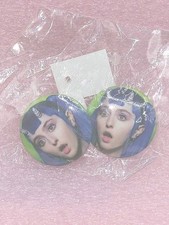 Set Of 2 Ashnikko Button pins picture