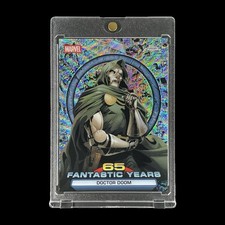DOCTOR DOOM SILVER WAVE REFRACTOR COMIC HOLO CARD 2026 Topps Chrome - Marvel picture