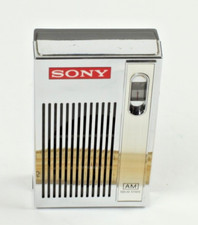 VINTAGE SONY 2R-31 BROKEN BATTERY SUPPORT. NEEDS REPAIRS TO PLAY AM picture