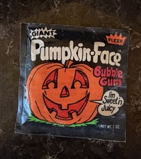 Vintage 1970's FLEER Giant PUMPKIN-FACE Bubble Gum - Halloween Candy - UNOPENED picture