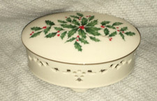 LENOX 5”’L BONE CHINA POTPOURRI COVERED BOX HOLLY & BERRY PIERCED USA In Box picture