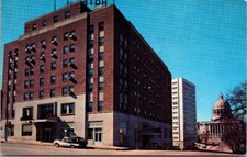 Vintage Hotel Governor, Jefferson City, Missouri Postcard picture
