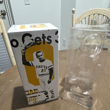 Gold Collection Roberto Clemente #21 Pittsburgh Pirates MLB bobblehead BOX Only picture