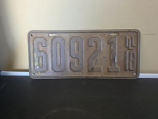 Vintage 1918 Illinois License Plate Antique Metal 60921 Garage Wall Decor Patina picture