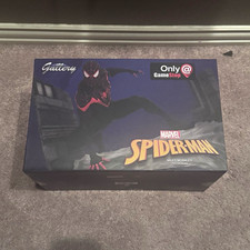 Diamond Select Marvel Gallery Miles Morales Spider-Man PVC Diorama GameStop picture