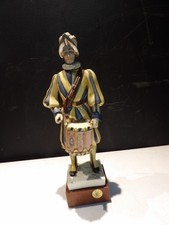 E9620-capodimonte porcelain fig. papal swiss guard italy Guido Cacciapuoti 6/500 picture