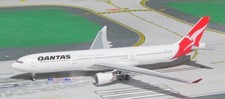 Aeroclassics ACVHQPG Qantas Airways A330-300 VH-QPG Diecast 1/400 Model Airplane picture