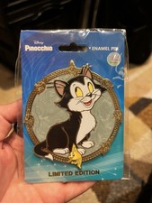 PALM Pink a'la Mode Disney Pinocchio Figaro Cat & Cleo Jumbo LE 300 Pin picture