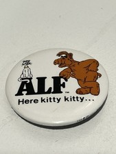Alf TV Show with Cat 1987 Here Kitty Kitty Promotional Pinback Pin Button 1.75