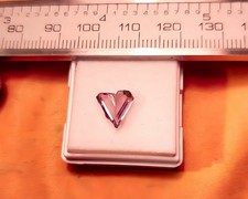 EXTREMLY RARE RED, V SHAPE TWINNED COLOR CHANGE DIASPORE ZULTANITE CRYSTAL NTRL picture