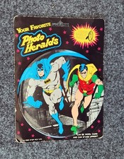 VINTAGE DC COMICS PHOTO HERALDS  BATMAN AND ROBIN 6 INCH BUTTON PIN ON CARD picture