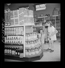Greenbelt Maryland 1942 Cooperative Grocery Store Vegetable Counter Children picture