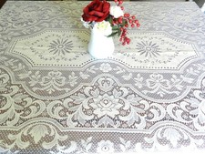 Vtg Heavy Lace Tablecloth, 70 x 102, excellent picture