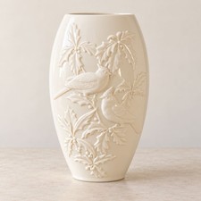 Lenox Four Seasons Winter Cardinal & Holly Ivory Fine China Vase 10