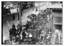 Xmas shoppers, New York c1900 Large Old Photo picture