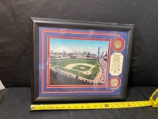 Wrigley Field Authenticated Infield Dirt Coin photo framed display Chicago Cubs picture