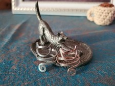 METZKE VINTAGE 1990 PEWTER RING HOLDER - STRETCHING CAT ON RUG + TWO FREE RINGS picture