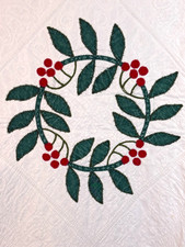 1932 Antique Red Green Applique Wreath Quilt Hand Quilted Dated 76x90
